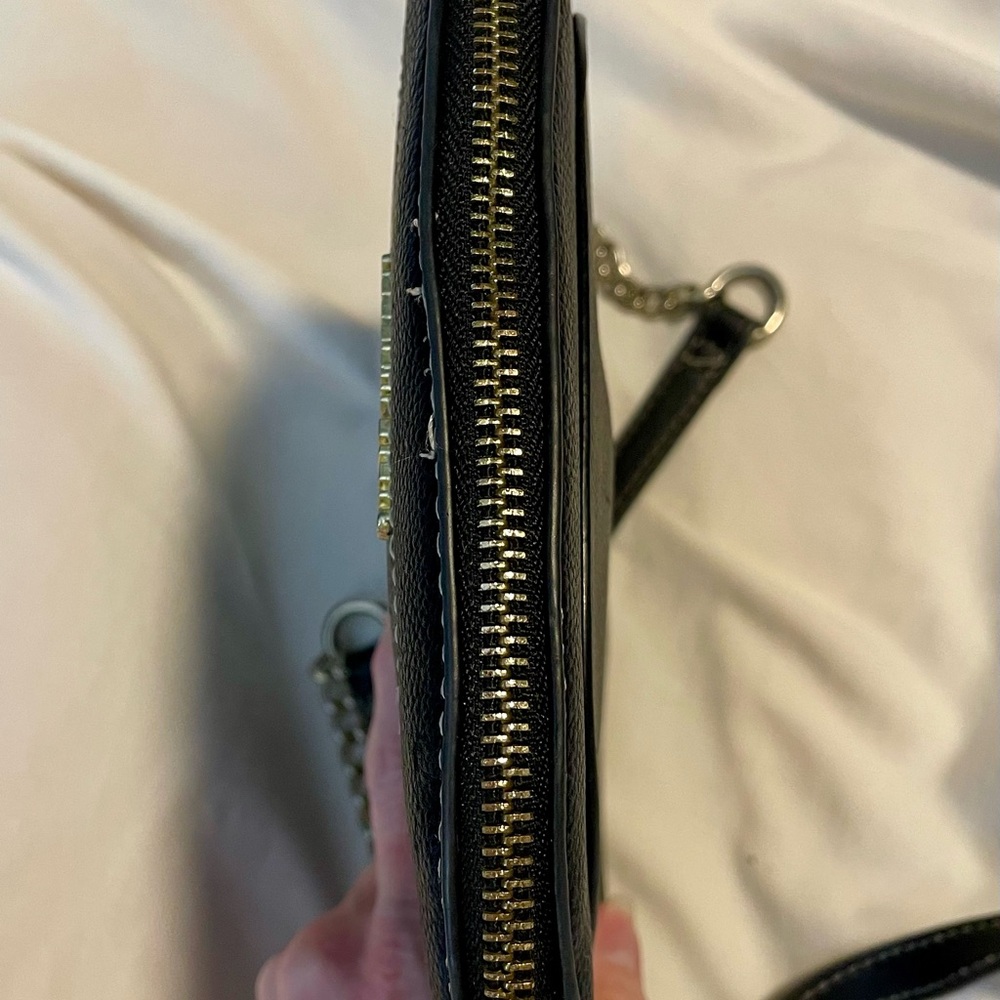 *EUC* Steve Madden Crossbody Bag - Black - SM Logo - Leather - 9.5” x 9” x 2.5” - Picture 8 of 14